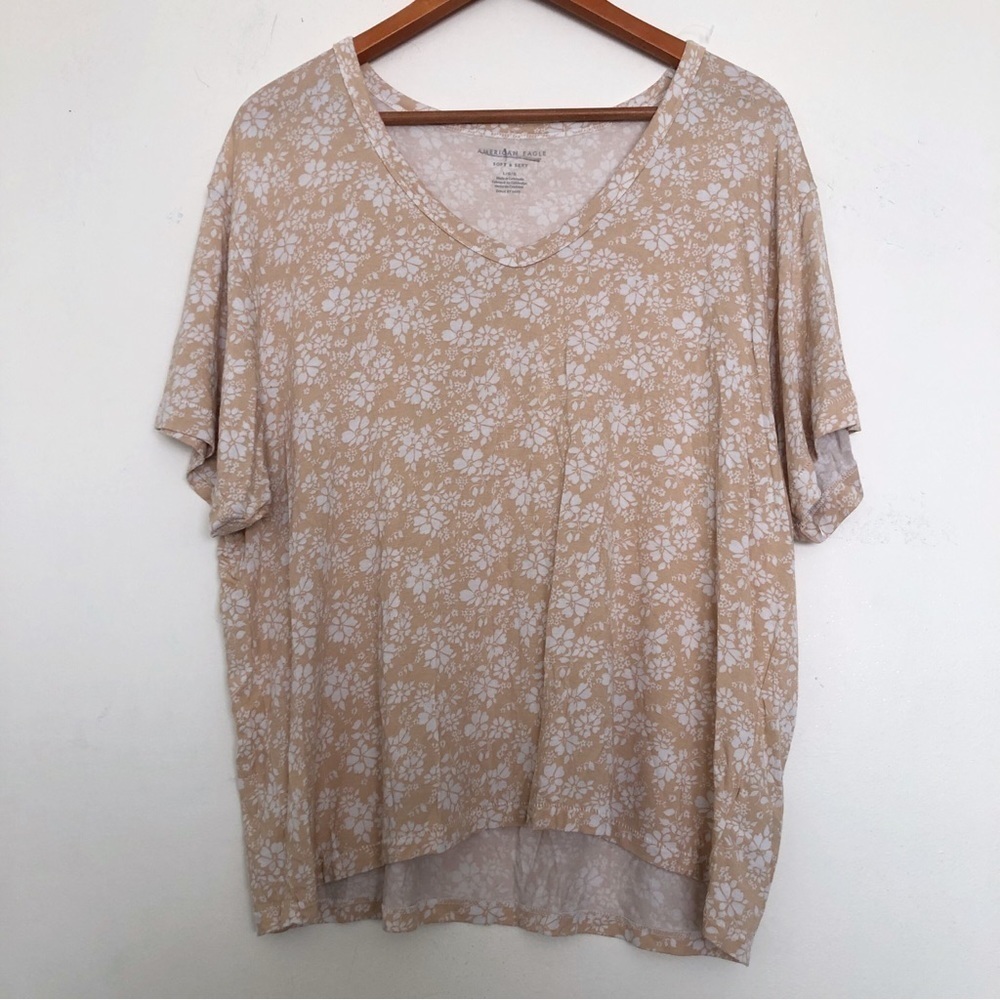 American eagle floral tshirt